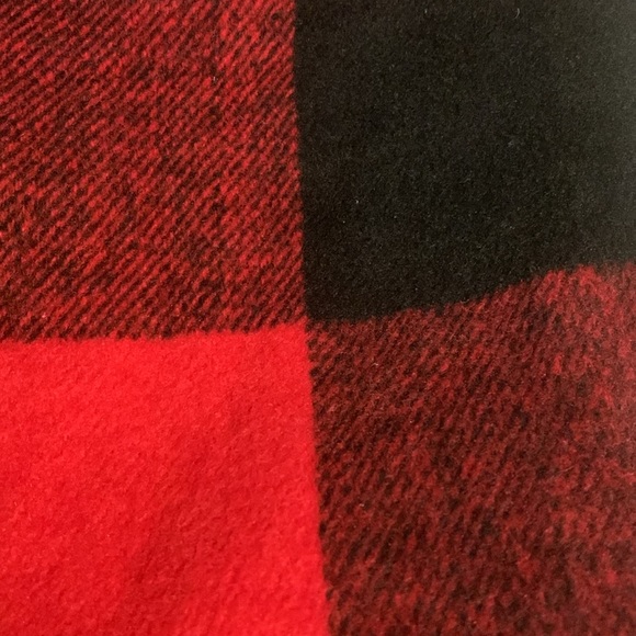Black and Red Plaid Print Sleeveless Cardigsn - Picture 5 of 6
